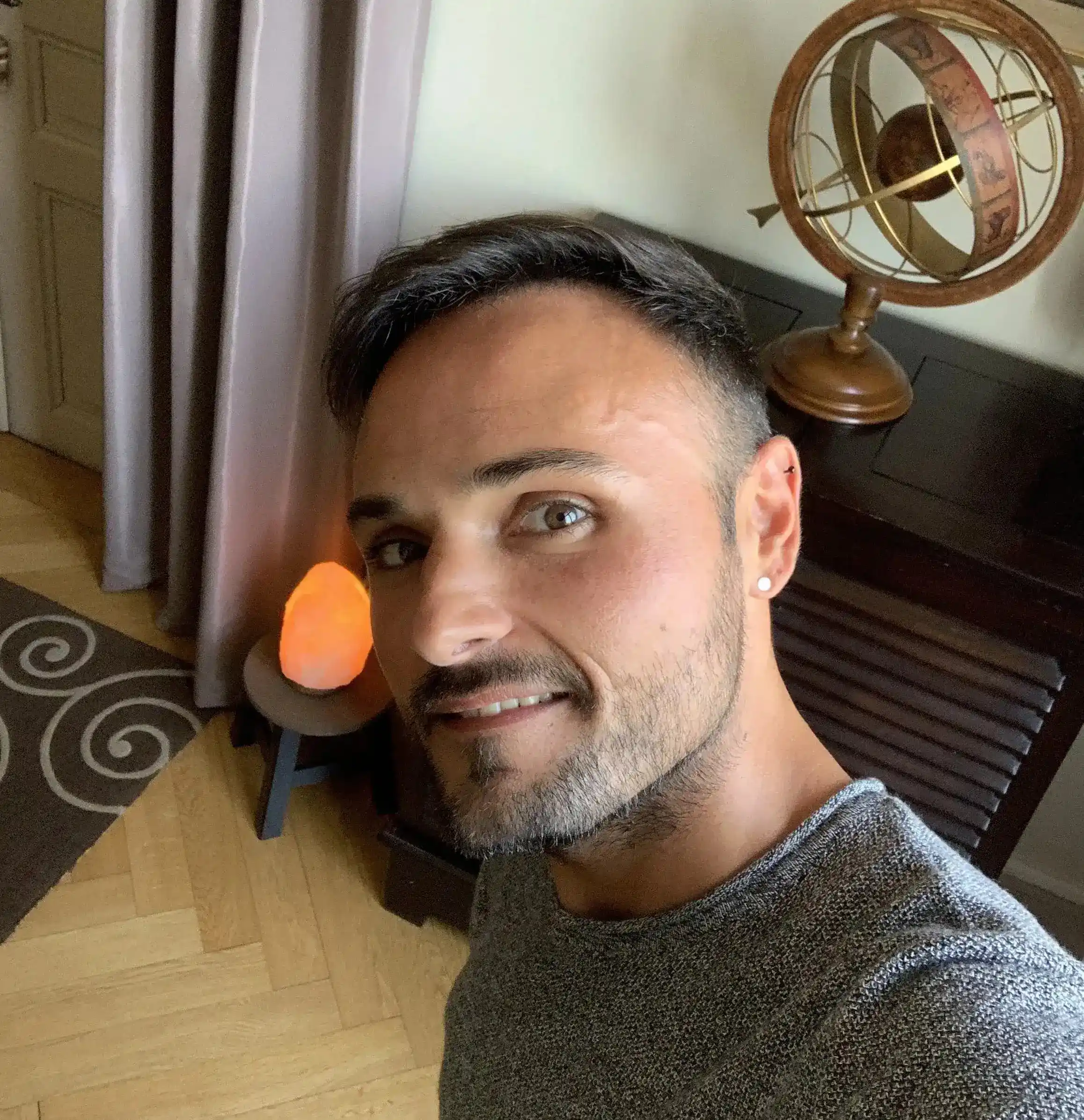 Photo de Philippe De Verduron voyant médium et astrologue indépendant à Strasbourg depuis 1995.